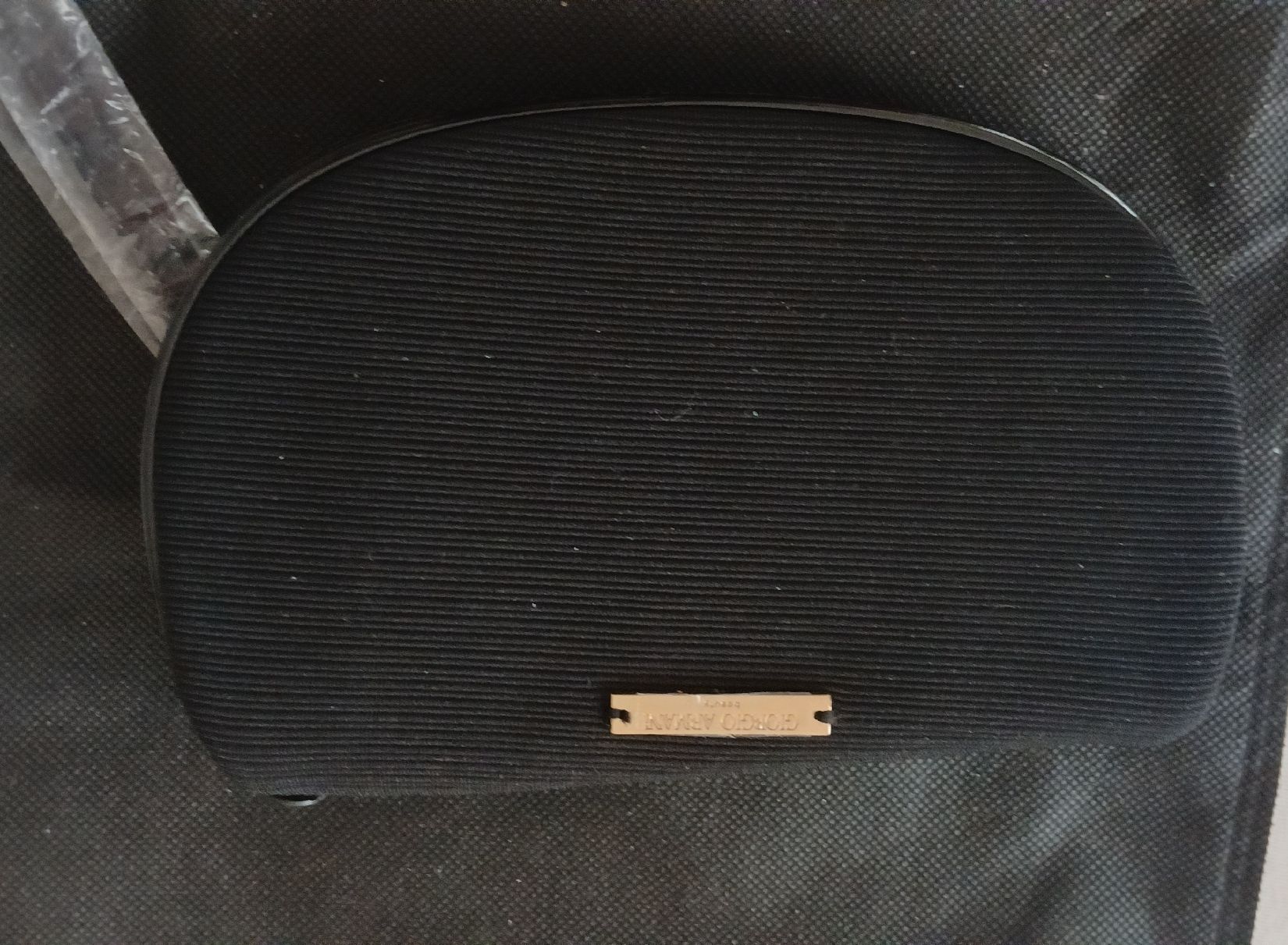 Custodie per cosmetici: NEU ARMANI Beauty Pochette schwarz – Nuovo e nell'imballaggio originale da Villa Luganese venduto da luxlady 5