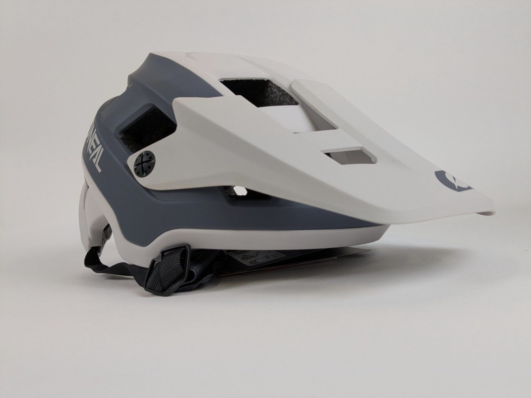 Helme: O`NEAL Deffender Helmet Solid Velohelm Gr. L/XL – Neu (gemäss Beschreibung) aus Dintikon von Restwert_Dintikon 1