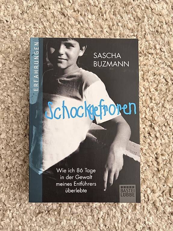 Livres: Schockgefroren - Sascha Buzmann – D'occasion à Zürich par badaha