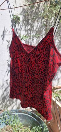 Rotes Tigermuster Top