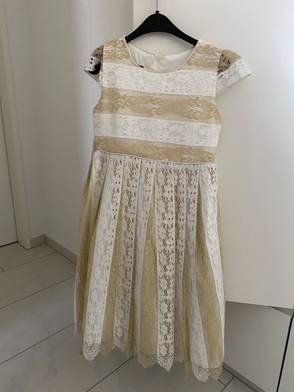 Kleider & Röcke: Hochwertiges shabbychic-Spitzenkleid Gr. 128 – Neu (gemäss Beschreibung) aus Niederhasli von moonstars