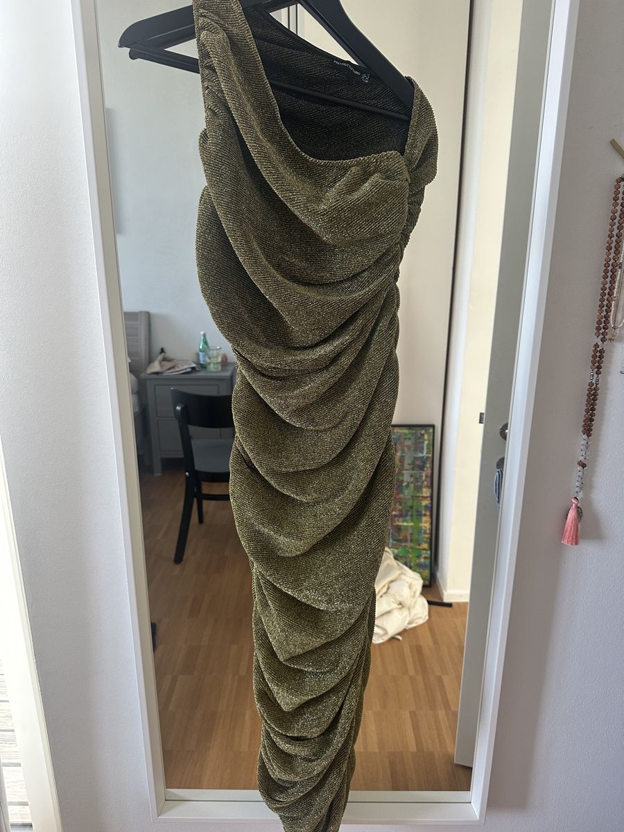 Vestiti: Glittzerkleid von Pretty Little Thing – Nuovo (secondo la descrizione) da Zürich venduto da Laui91