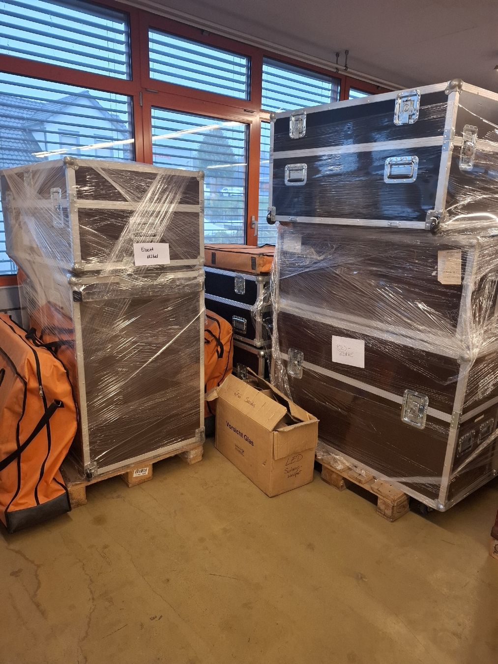 Autres événements d'entreprise et fêtes: Konvolut Messestand – D'occasion à Oberegg par Mainecoonvonguisan
