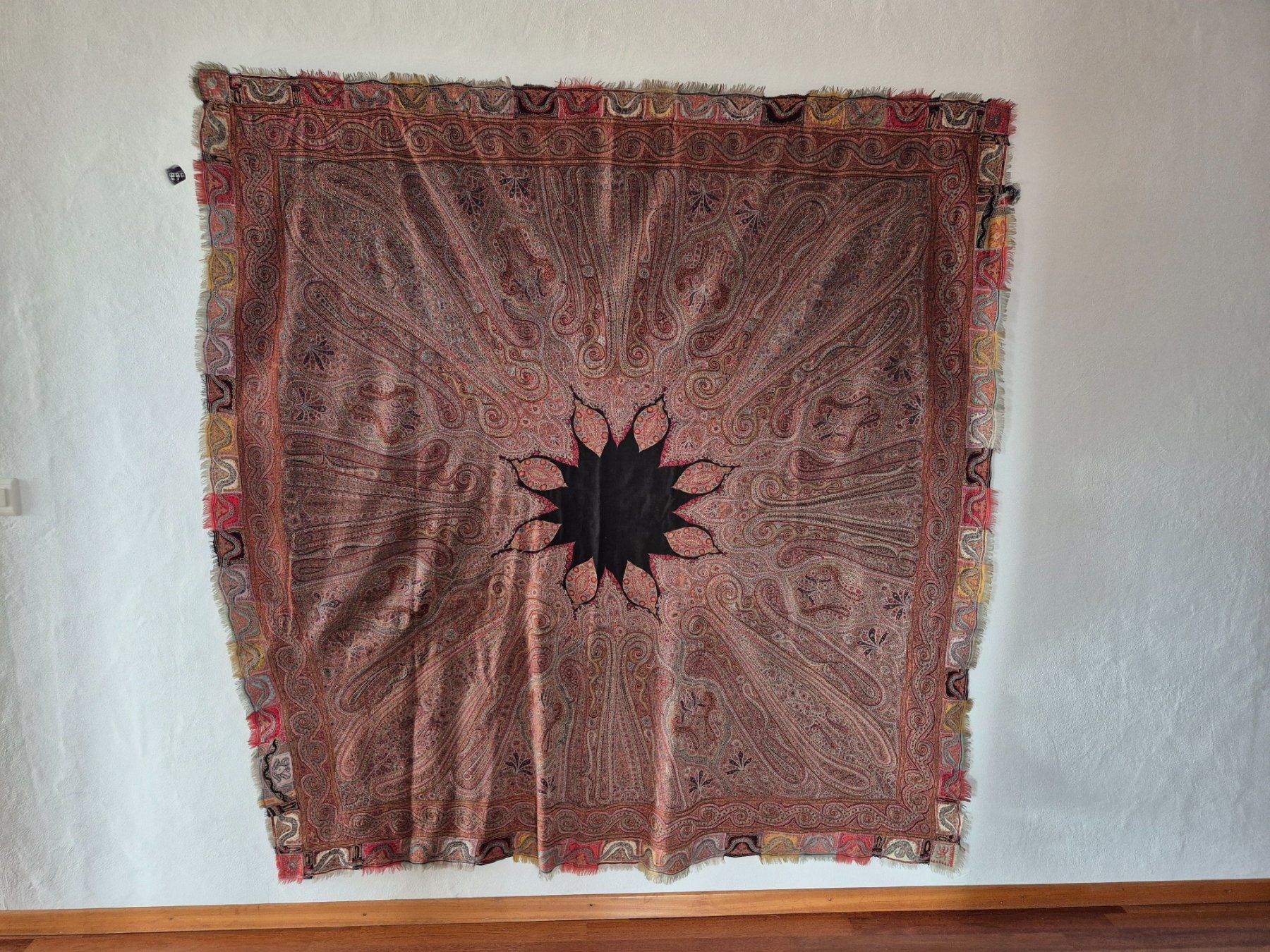 Tessuti: Antiker indischer Wandbehang – Usato da Schneisingen venduto da sil_qb5m