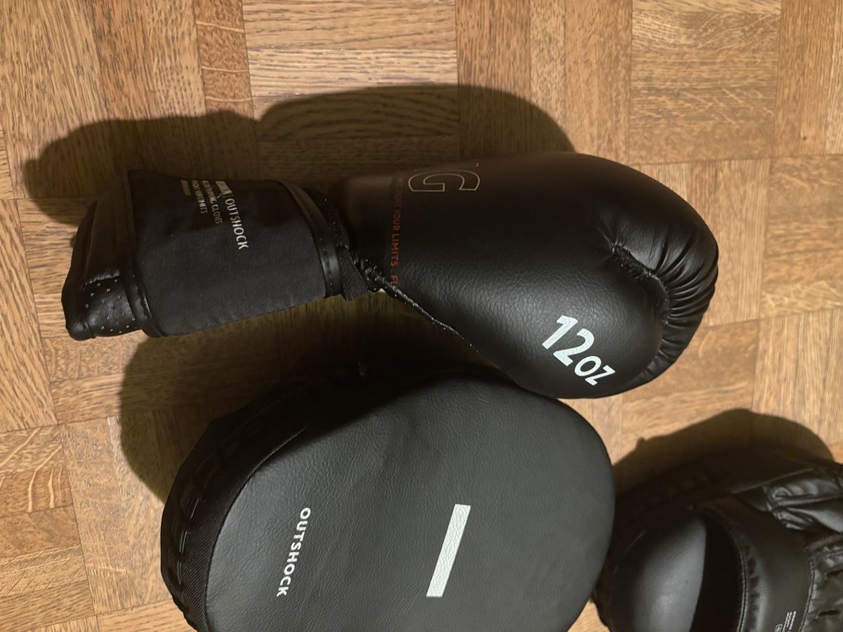 Decathlon Guanti & manicotti: Boxhandschuhe mit Pads – Usato da Küsnacht ZH venduto da lui_jv2f 3