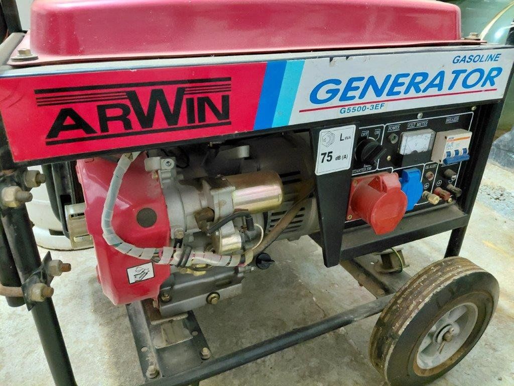 Stromgeneratoren: Stromerzeuger ARWin G5500-3EF Benzin DEFEKT – Defekt aus Schlieren von catrade