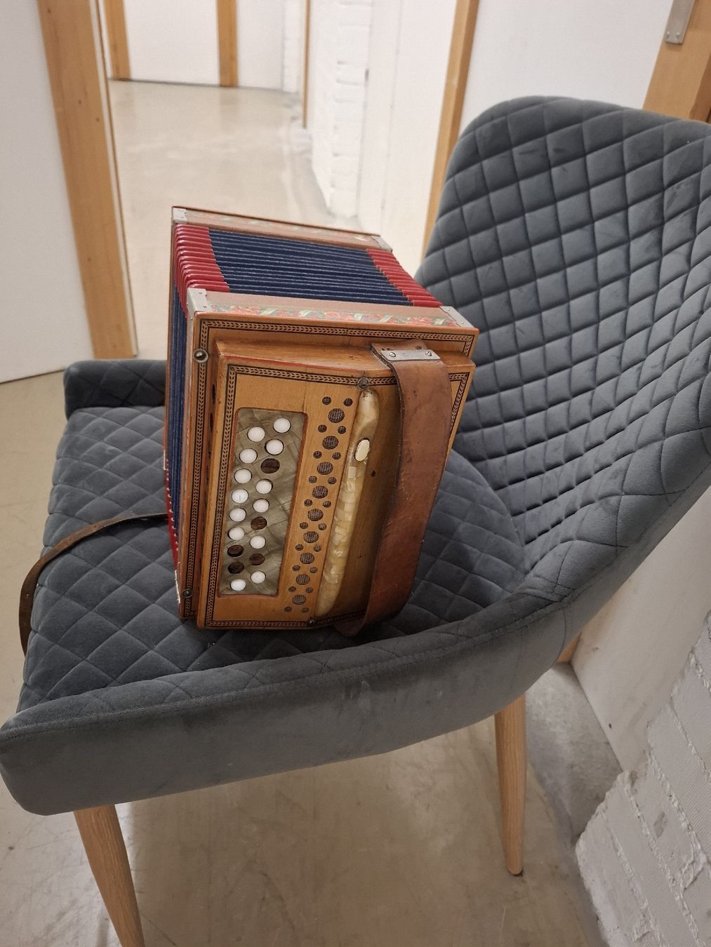 Strumenti musicali: Buchser orgeli – Usato da Villeneuve venduto da BibiVintage 2