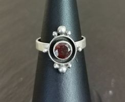 Bague en argent 925 et Grenat