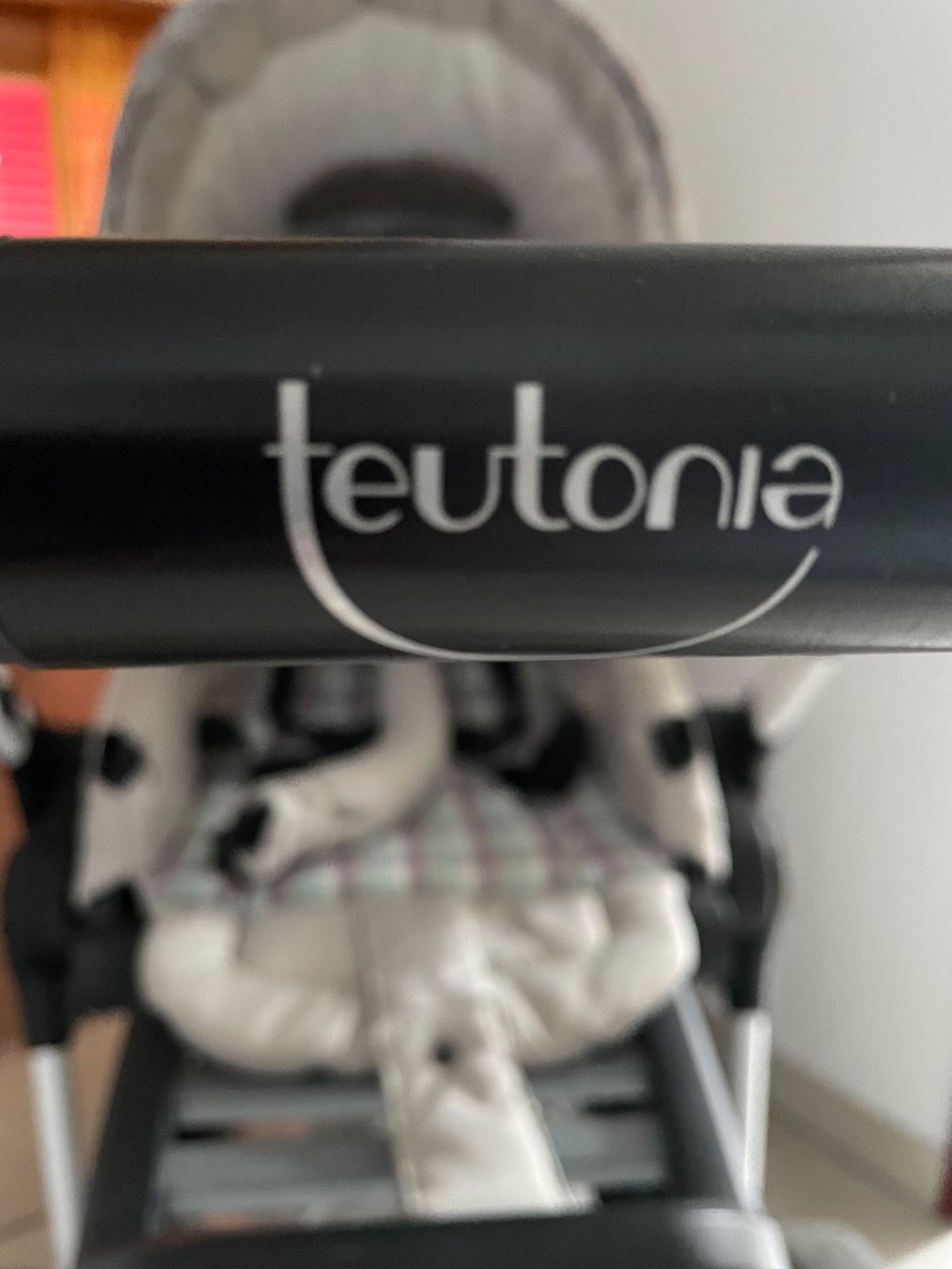 Teutonia Carrozzine: Kinderwagen Kombikinderwagen – Usato da Lohn-Ammannsegg venduto da sitolo 6
