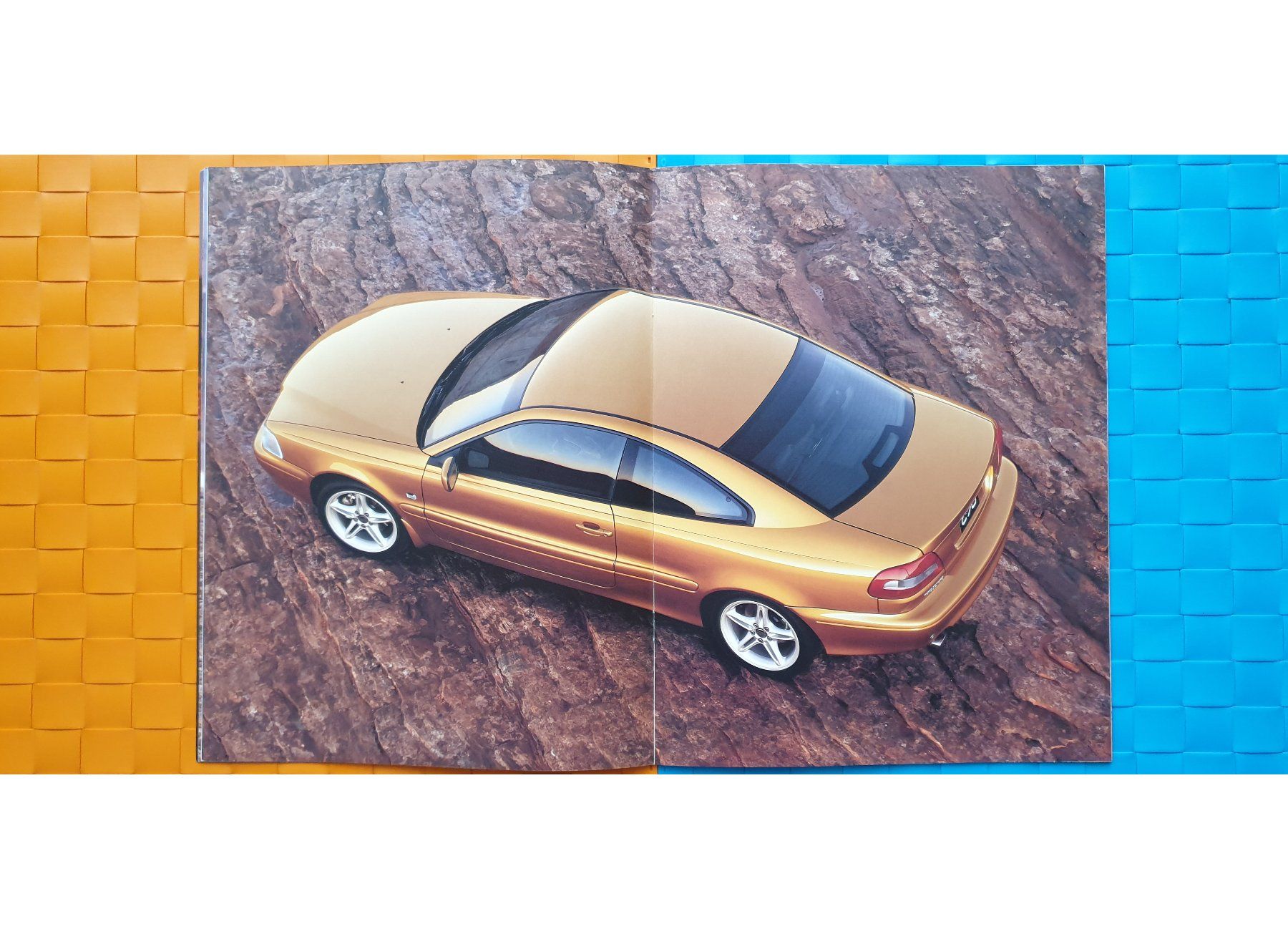 Zeitschriften & Magazine: VOLVO C70 COUPÉ 2000 - Prospekt / Katalog – Gebraucht aus Viganello von CARLiteratur 3