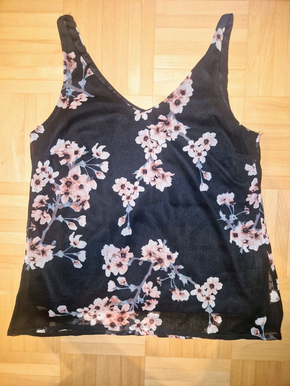 Camicette: Top VERO MODA schwarz Blumenmuster Grösse XS – Usato da Lungern venduto da jcj007
