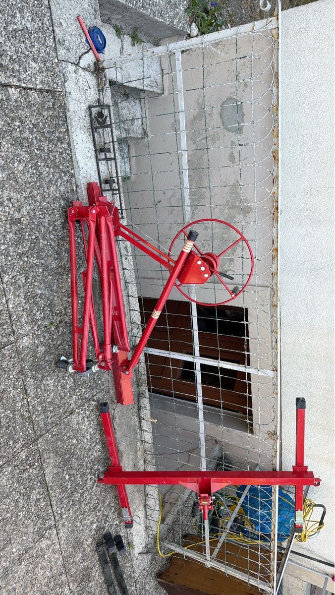 Piattaforme elevatrici & Crick: Plattenheber Montagehilfe bis 68 kg – Usato da Yverdon-les-Bains venduto da Eveline4 1
