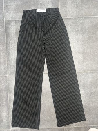 Bershka Stoffhose Grösse 36