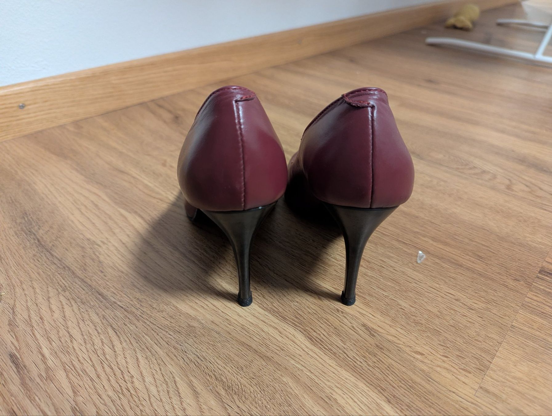Damenschuhe: weinrote Lederpumps 41 – Gebraucht aus Zürich von vik_r9fn 1