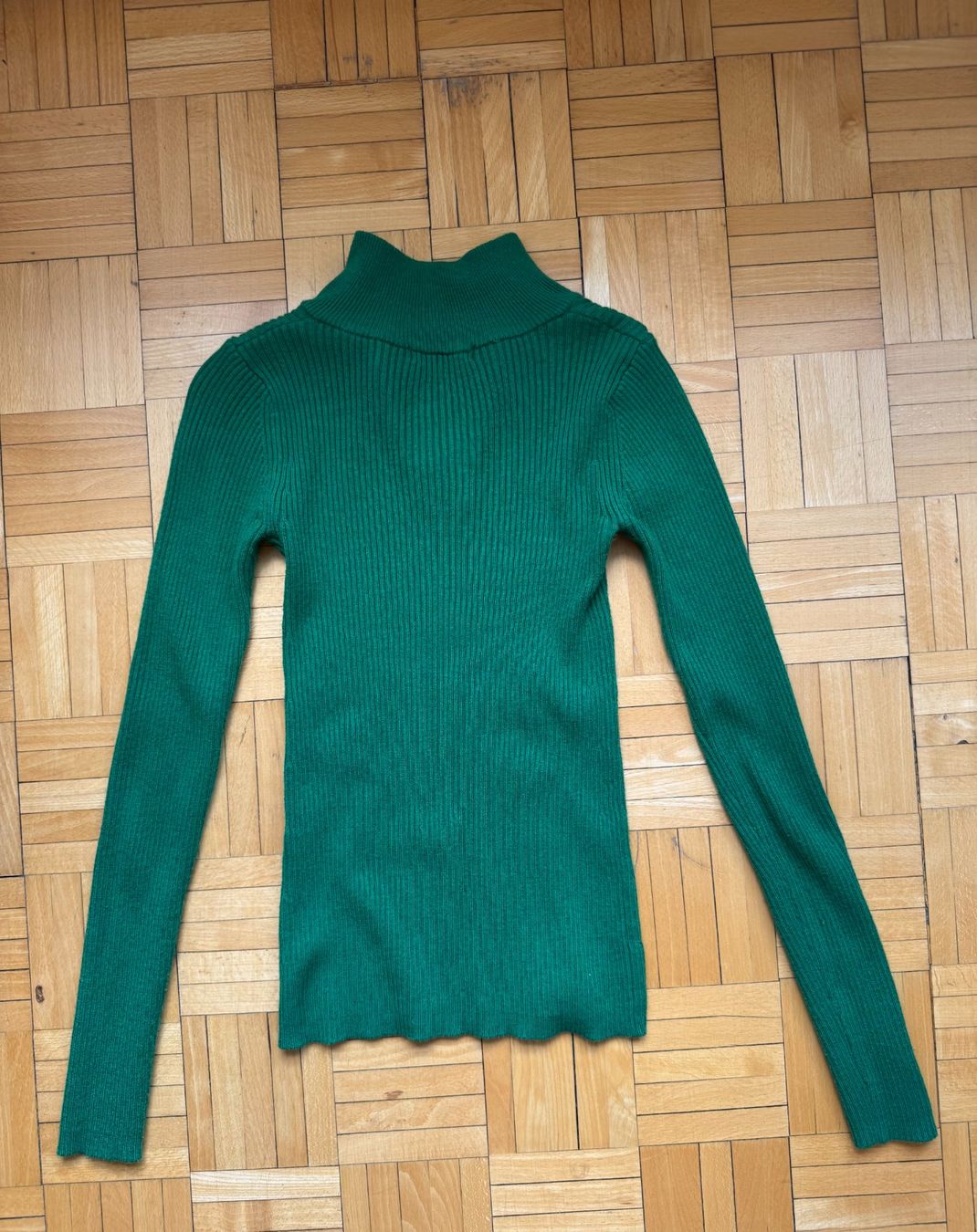 Oysho Tops: Pull Oysho vert à fermeture éclair col montant taille XS – Gebraucht aus Aubonne von lou_g9cd 3