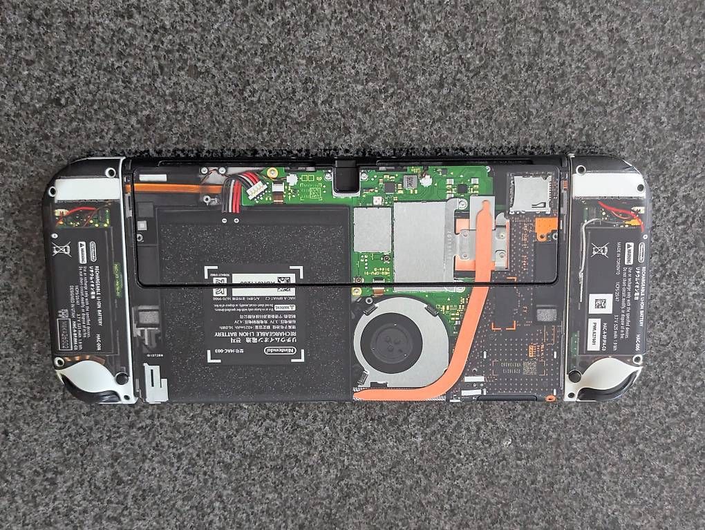 Consoles: Nintendo Switch OLED – D'occasion à Altdorf UR par Samydergrosse 1