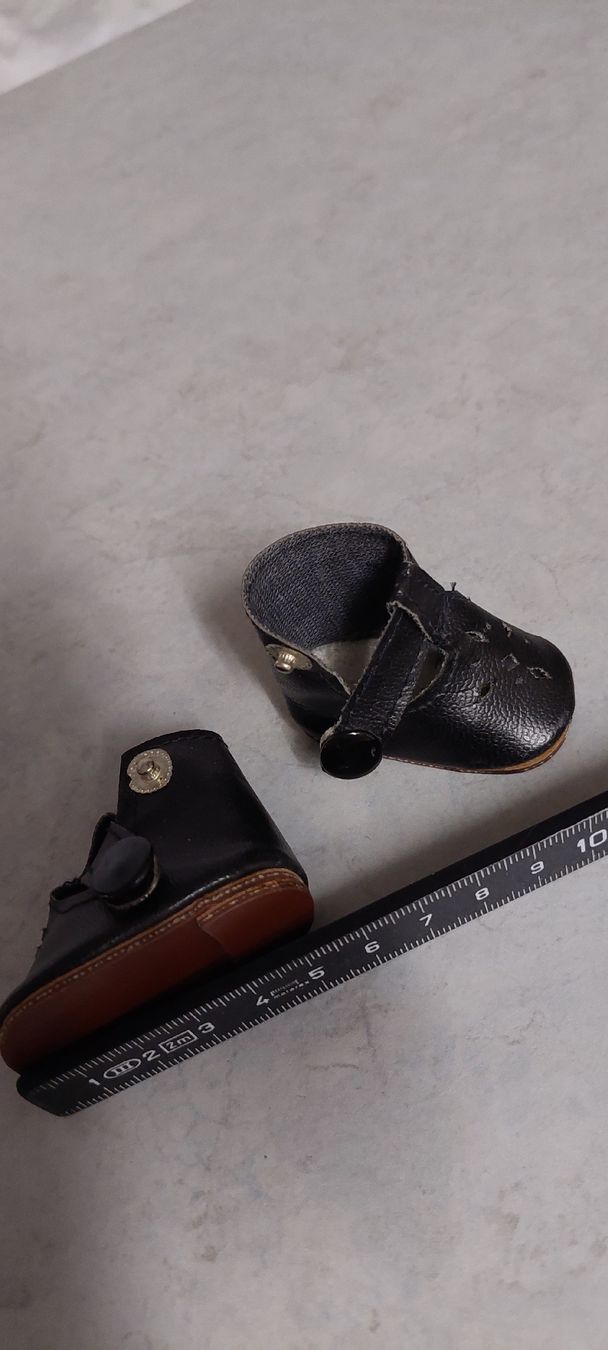 Puppen: 5 Paar Puppenschuhe  – Gebraucht aus Muri AG von nindo1 6