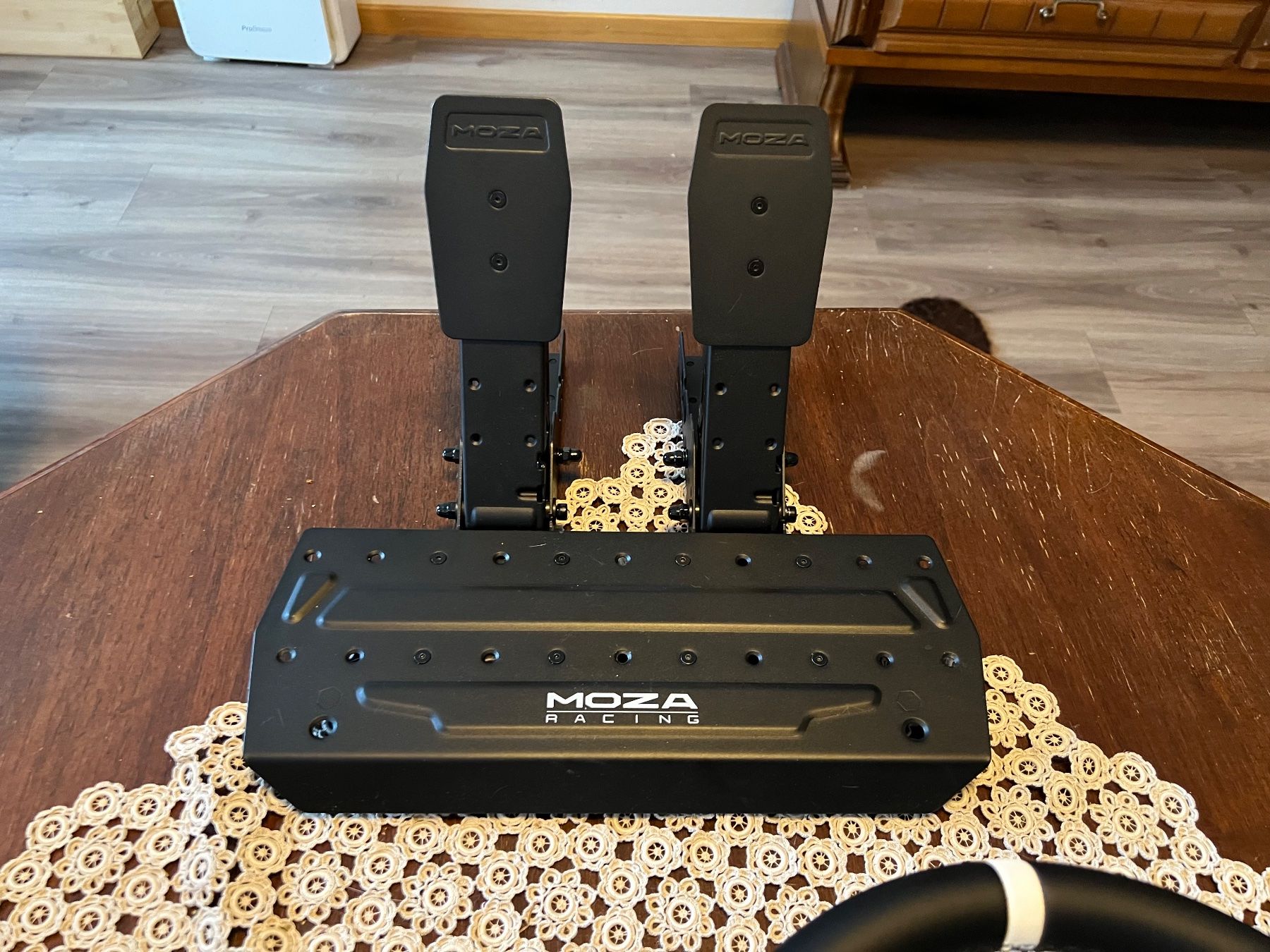 Moza Racing Manettes: MOZA R5 Racing Simulator Lenkrad und Pedalset – D'occasion à Herisau par joa_f6z7 2