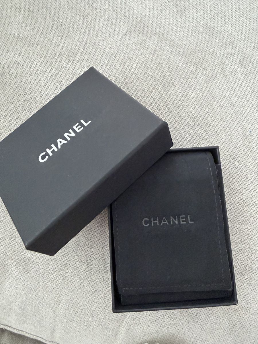 Chanel Orecchini pendenti & Orecchini a lobo: Chanel CC Drop Earrings mit Perlen – Nuovo (secondo la descrizione) da luzern venduto da 1Merita 4