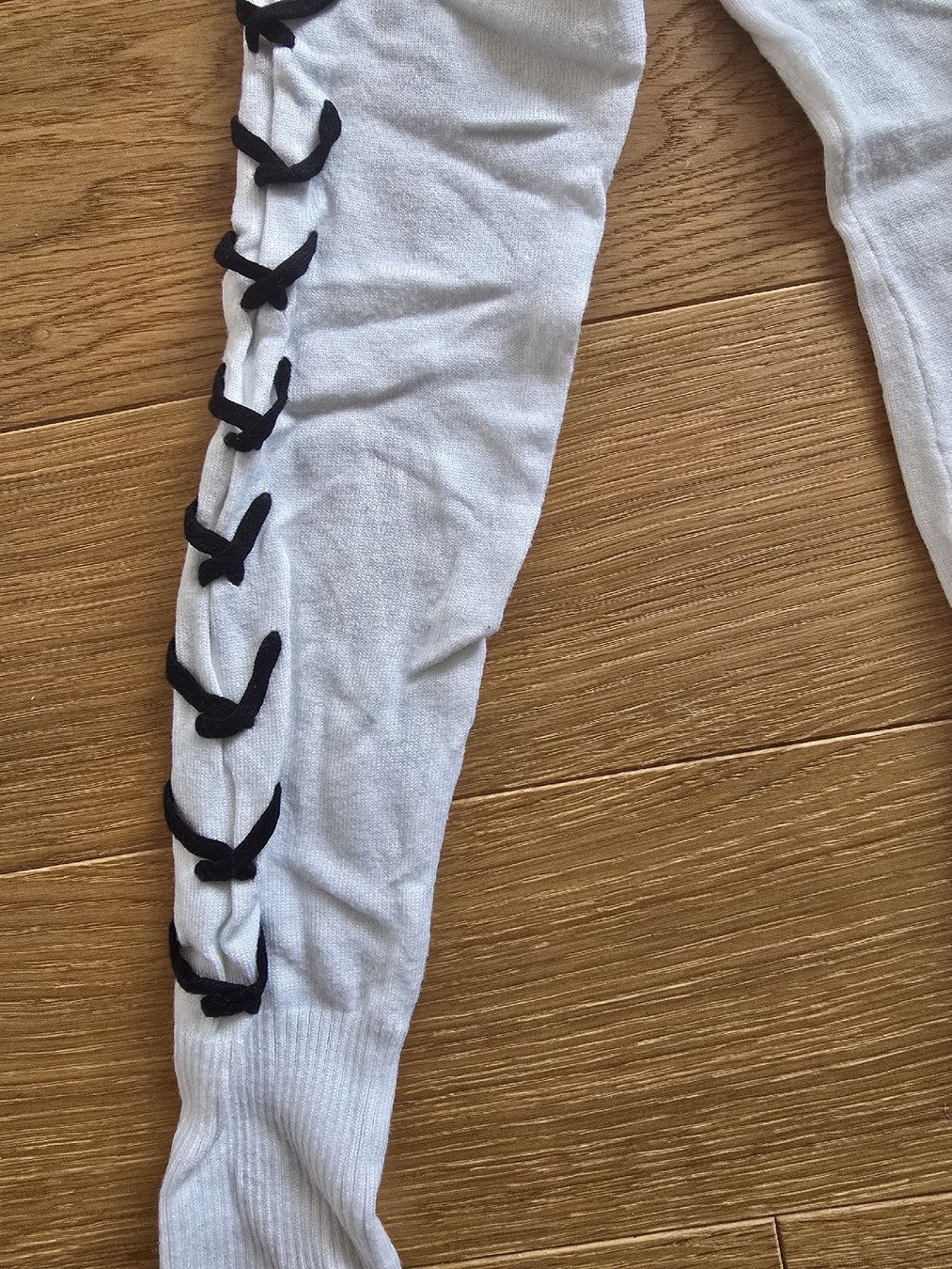 Guess Maglioni & Felpe: Damen Pullover GUESS Weiss Grösse S mit Schnürung – Nuovo (secondo la descrizione) da Laufen venduto da mina-chan 1