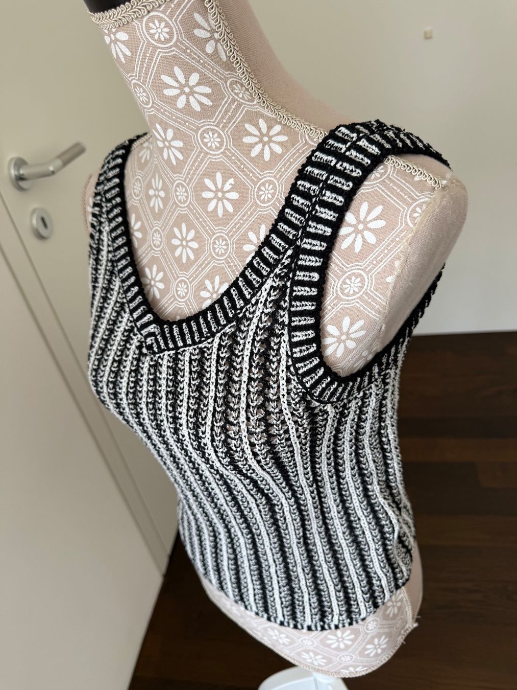 Max Mara Tops: Max Mara Top Gr.S – Neu (gemäss Beschreibung) aus Balzers von Lissi57 7