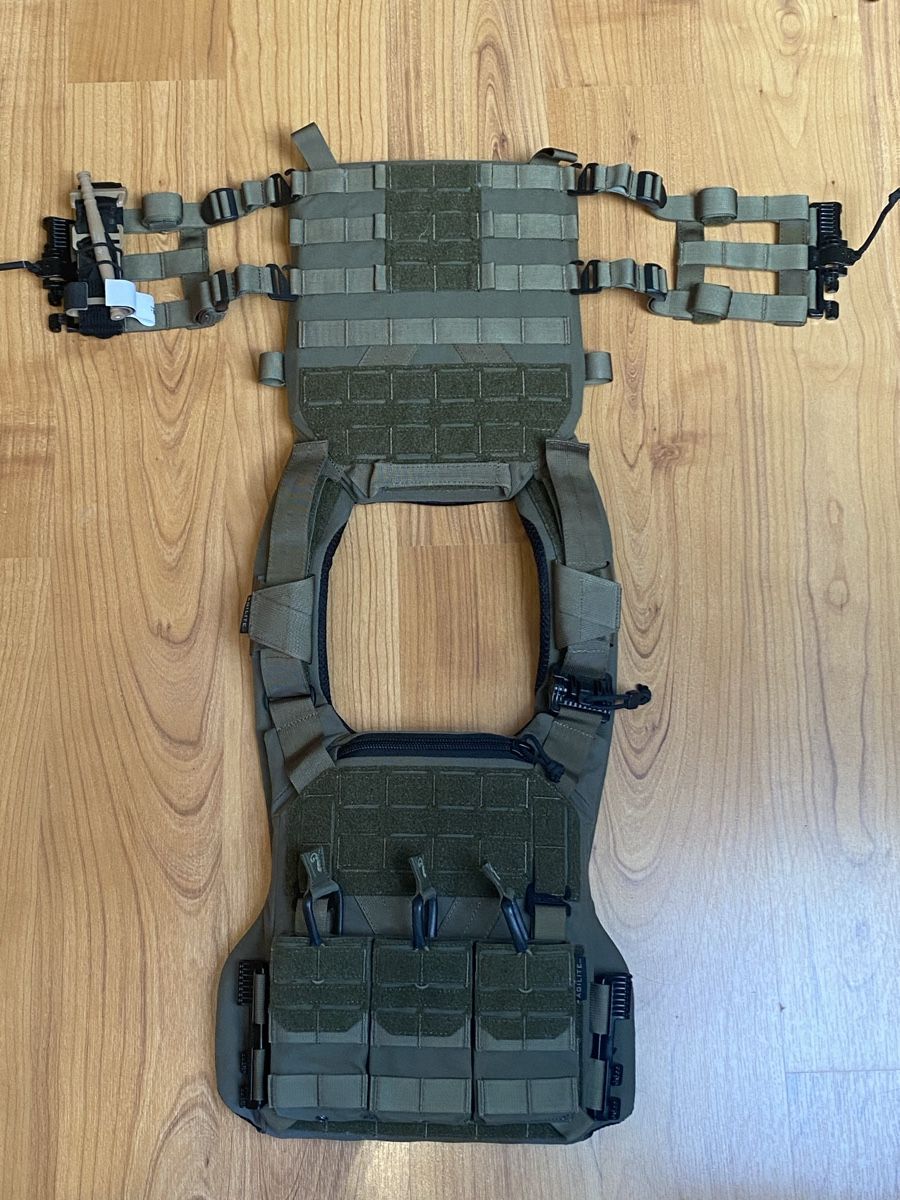 Uniformi: Agilite K19 Plattenträger – Nuovo (secondo la descrizione) da Safenwil venduto da _e_99_ 2