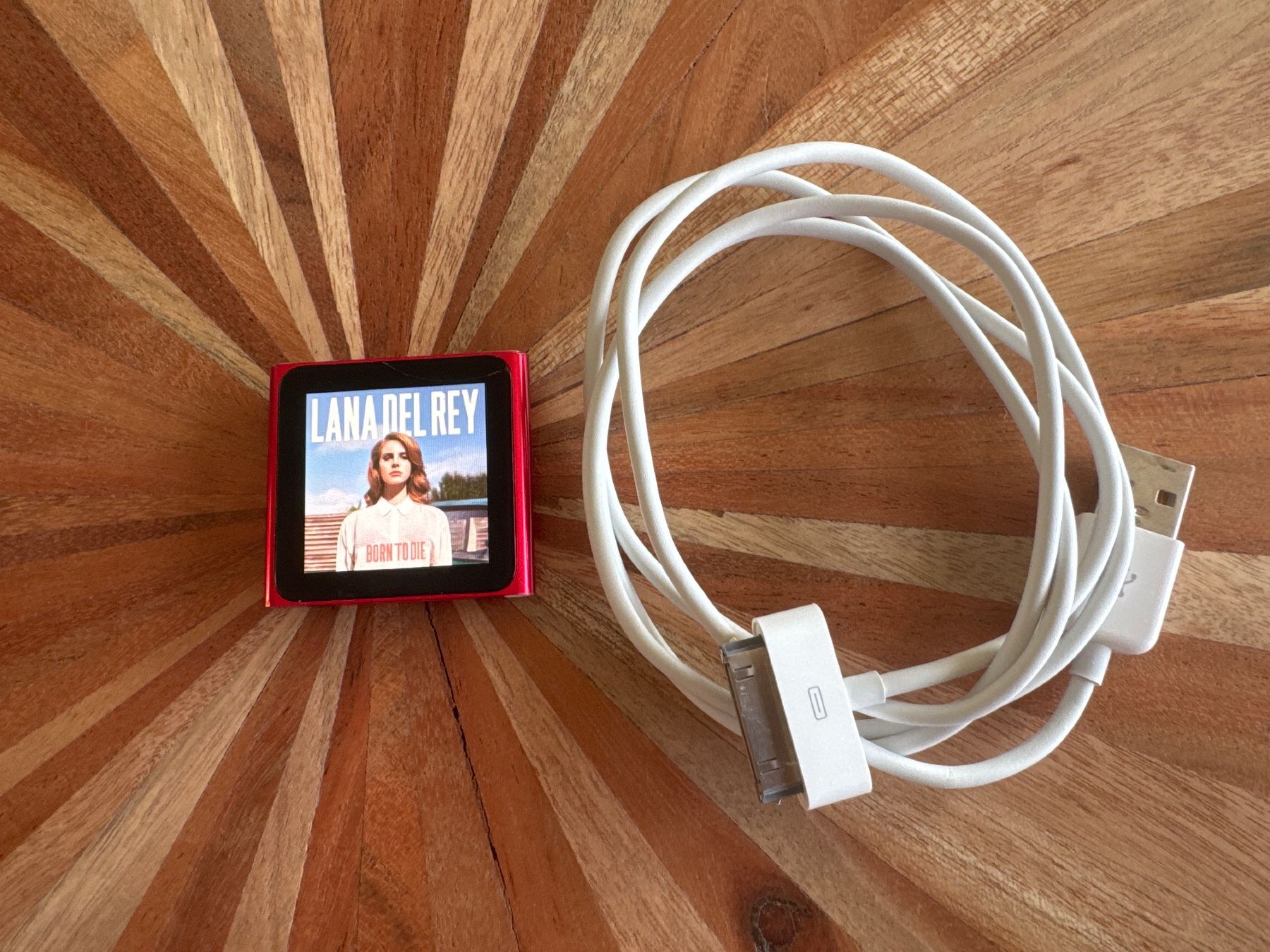 Apple Lettore multimediale portatile: iPod nano 6 Rot 8GB mit Ladekabel – Usato da St. Gallen venduto da hae_6rmh 4