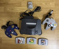 Nintendo 64 Konsole mit Spielen und Controllern N64