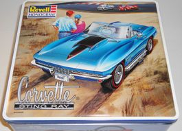 REVELL 1967 CORVETTE STING RAY 1:25 TIN BOX