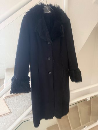 Damen Mantel Gr.38 in Kunstfell, schwarz, kuschelig & warm