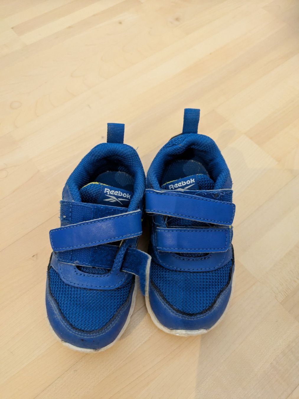 Scarpe per ragazzi: Turnschuhe Gr. 20 – Usato da Bern venduto da macsandra