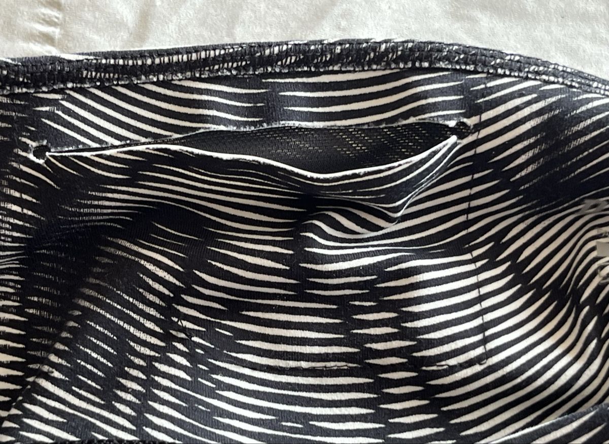 Nike Leggings: Nike Capri Leggings – Usato da Wattwil venduto da Zeemeermin 4