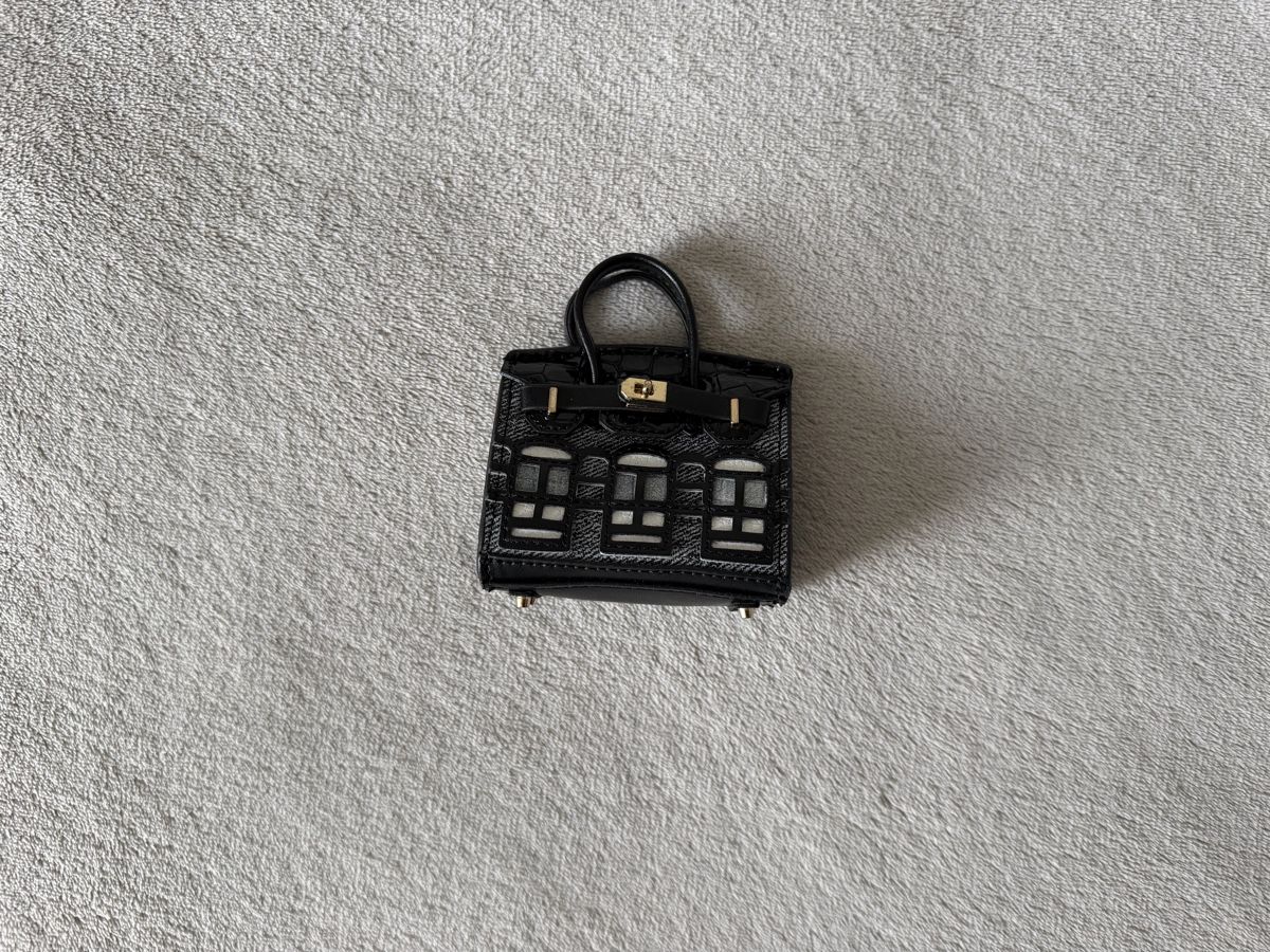 Borse da donna: Mini Birkin Bag Charm – Usato da Kloten venduto da preloved9