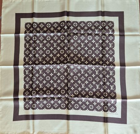 Louis Vuitton Vintage Carré 90x90 – 100% Seide