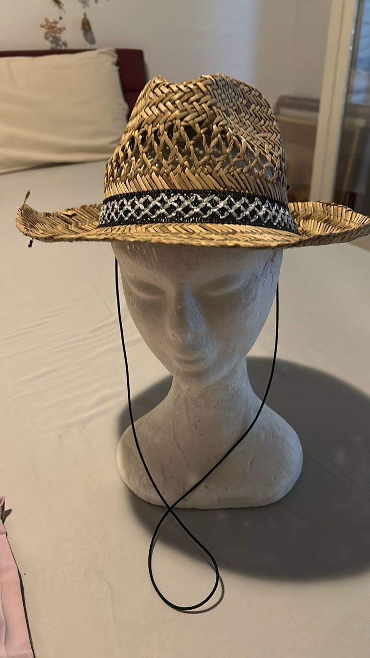 Copricapi, berretti & cappellini: Cappello di paglia tg.57 – Usato da Melano venduto da H-Sara