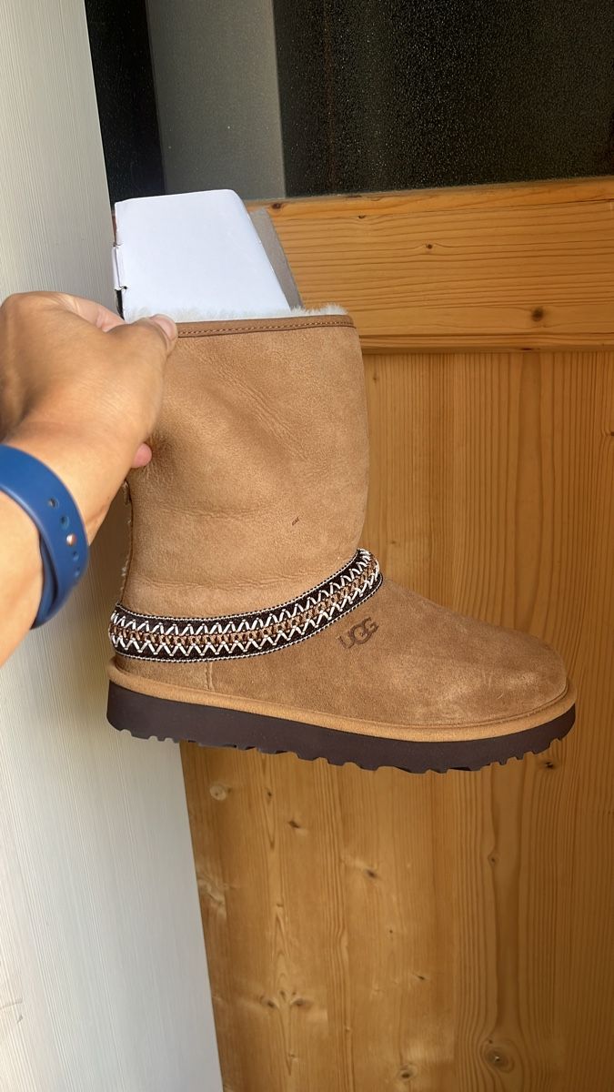 Ugg Chaussures femmes: Vendo Ugg – Neuf avec emballage d'origine à Canobbio par Adele80 2