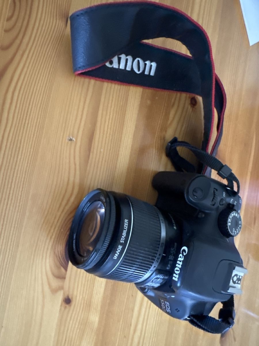 Canon Fotocamera: Canon EOS 550D avec objectif EF-S 18-55mm IS II – Usato da Vésenaz venduto da Angela.C3