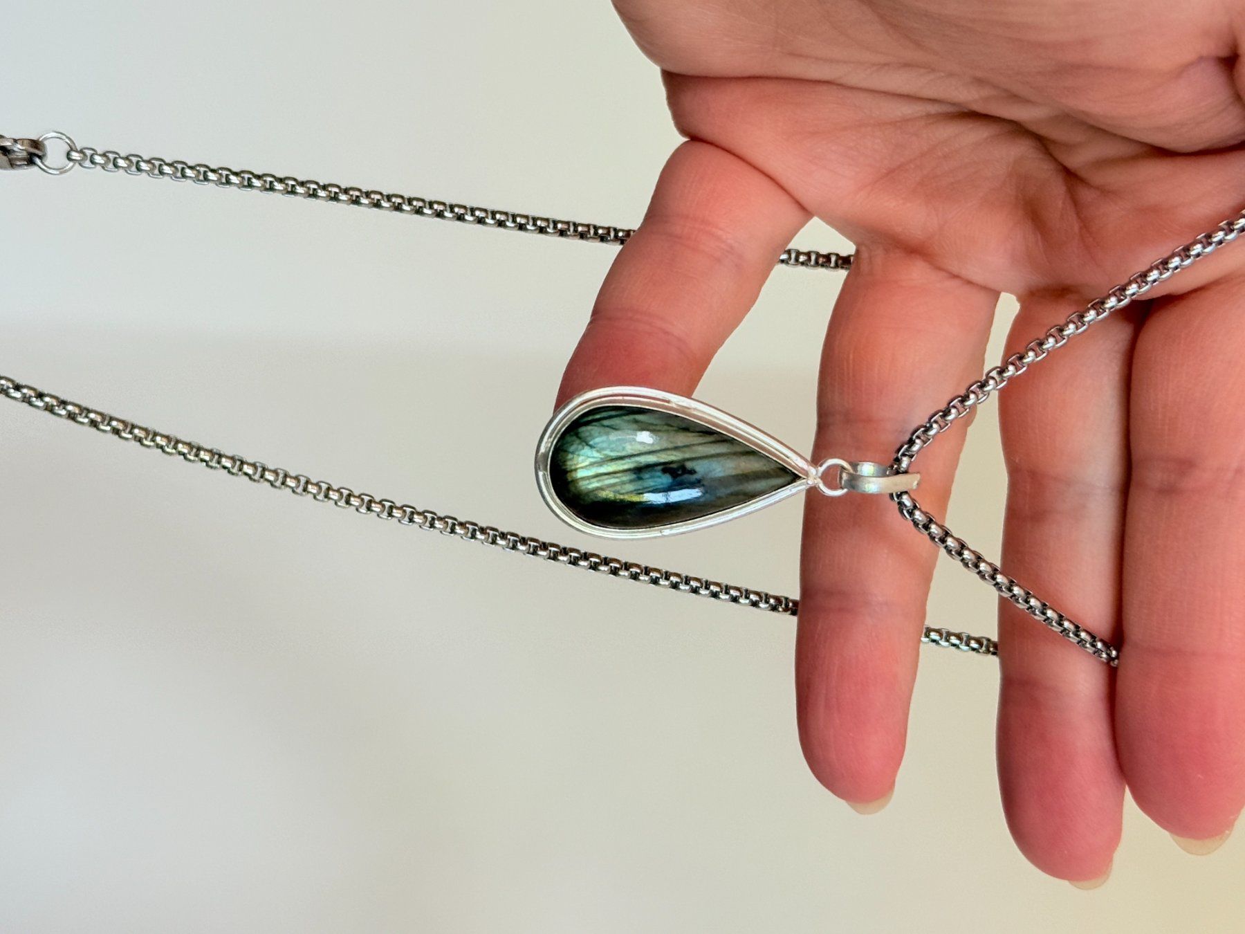 Catenine: Collier Larme Labradorite - Élégant et Unique! – Nuovo e nell'imballaggio originale da Genève venduto da AWWA 3