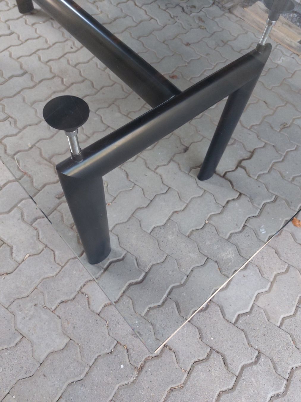 Cassina Tische: Cassina LC6 Corbusier – Gebraucht aus Winkel von Hot-Chocolat 3