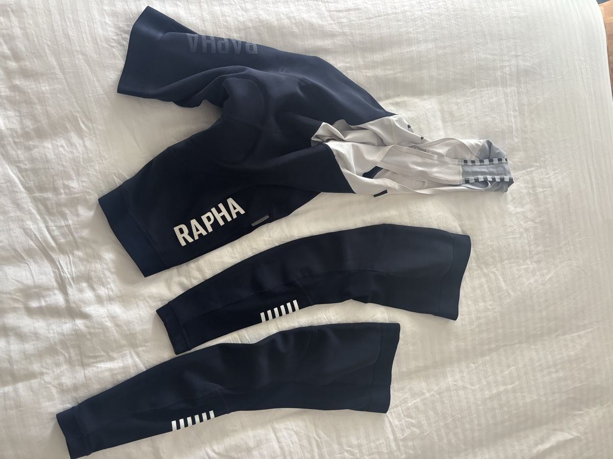 Hosen: Rapha Pro team bib shorts with leg warmers – Gebraucht aus Riedikon von cra_kym5