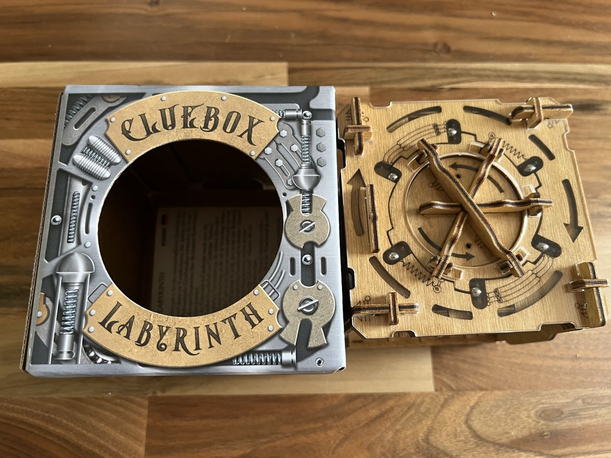 Spiele: CLUEBOX Labyrinth – Gebraucht aus Reitnau von Spitzmaus2007 1