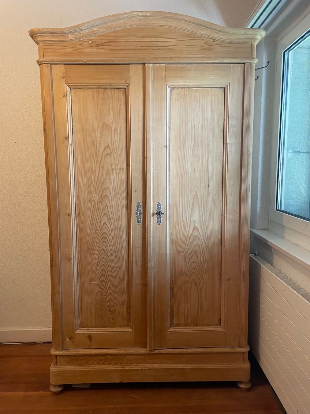 Armoires: Holzschrank – D'occasion à Winterthur par oreosample