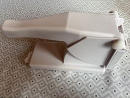 Coupe-frites manuel en plastique blanc bon état