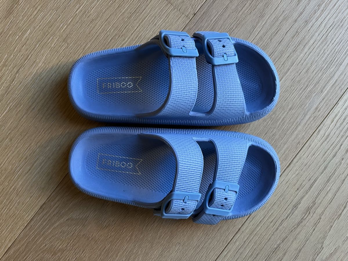 Scarpe per ragazzi: Light Blue Summer Slides for Kids - Size 32 – Nuovo (secondo la descrizione) da Planken venduto da R4gskL7 1