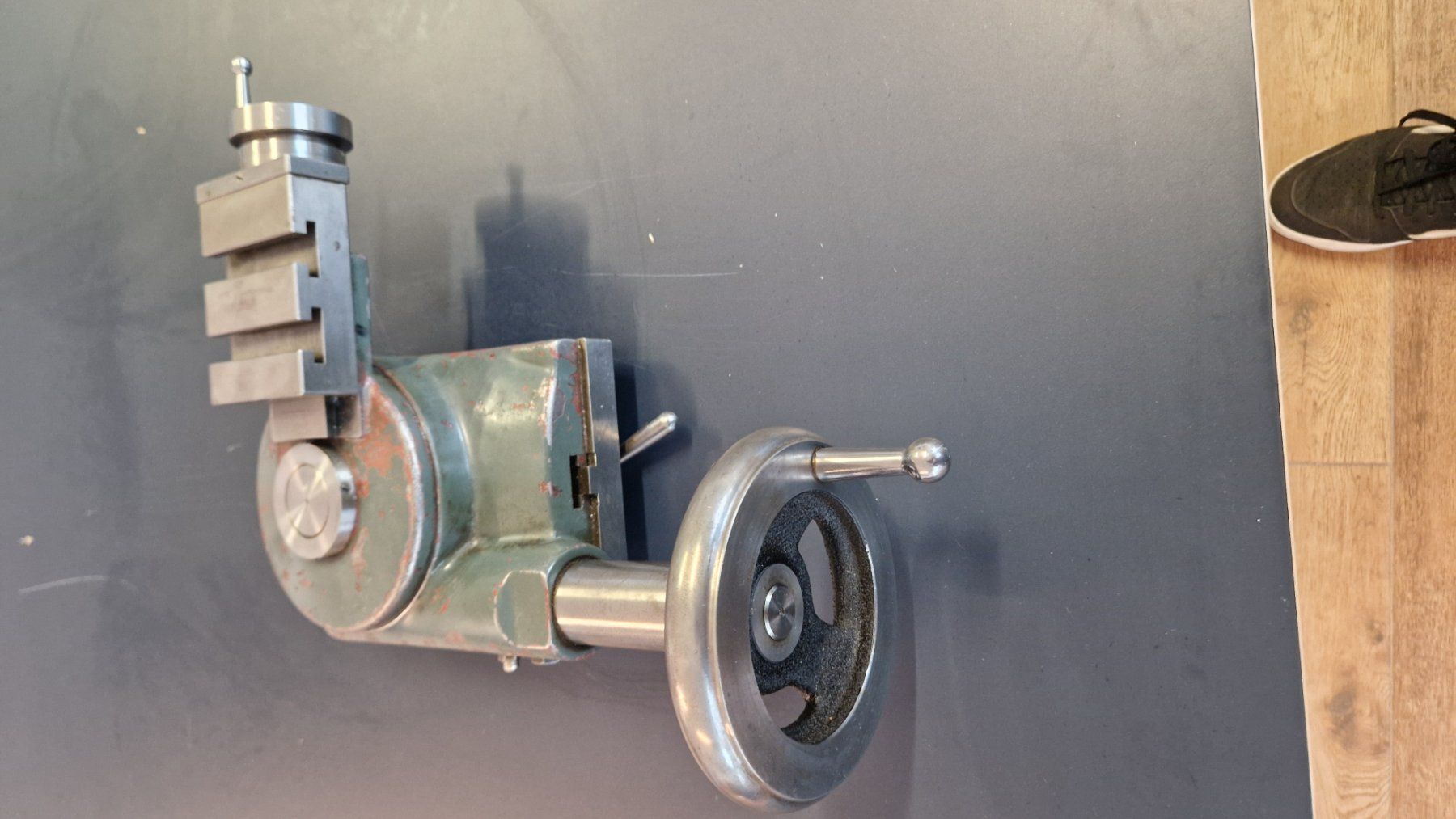 Schaublin Altro per industria metallurgica: Schaublin 102, chariot pour sphère – Usato da Les Acacias venduto da toolmeca 4