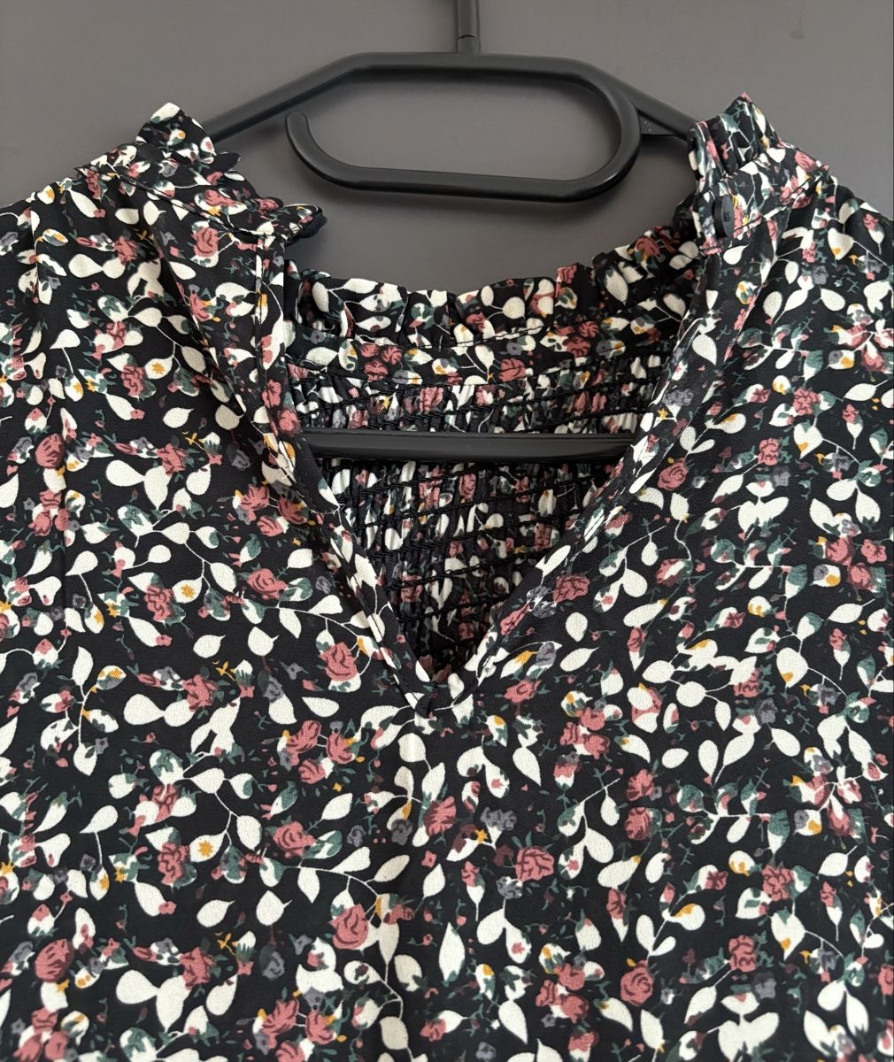 Robes: Blumenkleid – D'occasion à Embrach par ale_v5qn 3