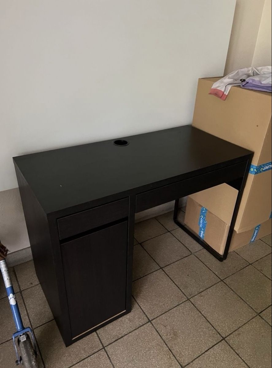 Schreibtische: desk ikea – Gebraucht aus Zürich von silviaemme 1
