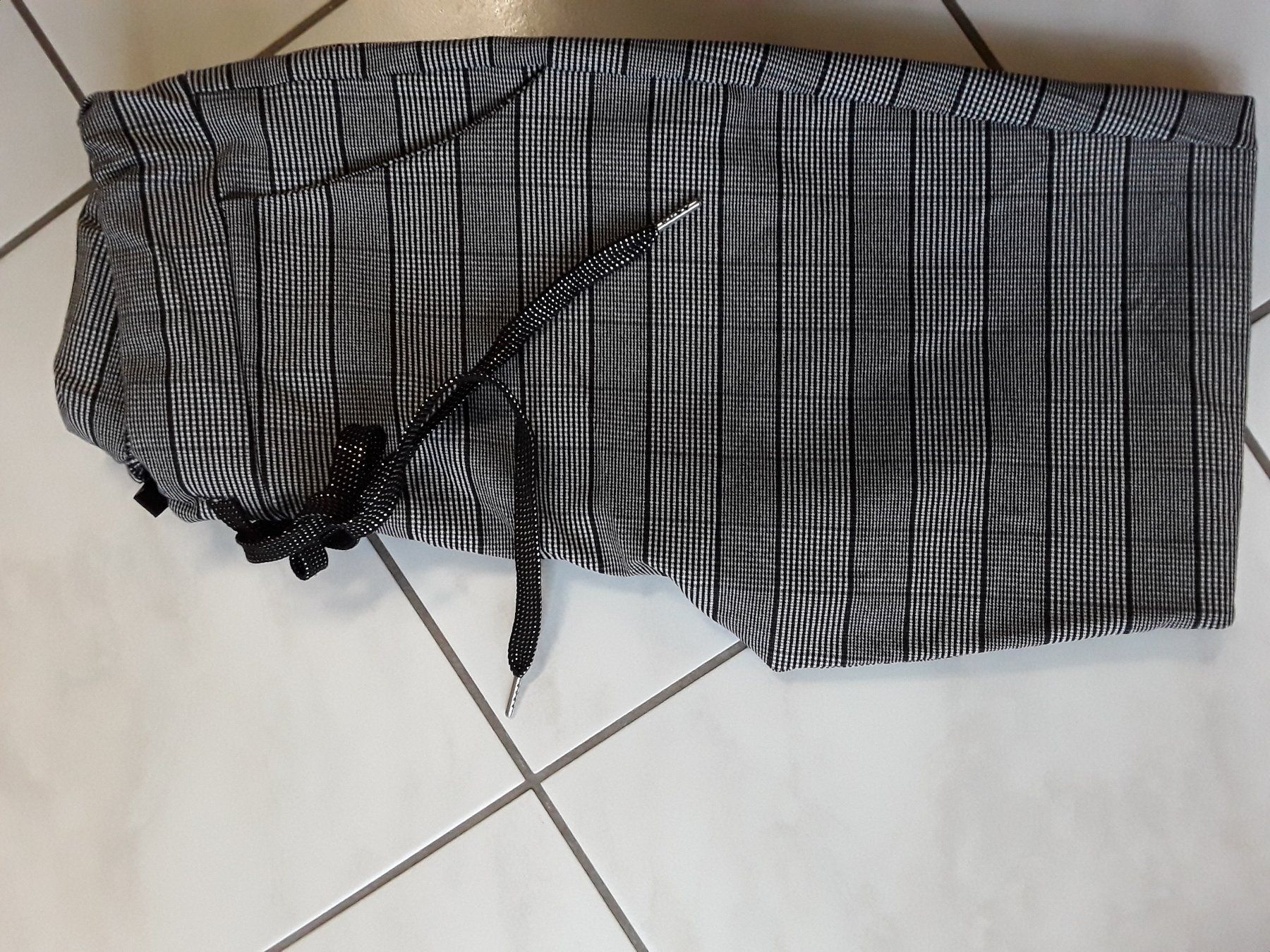 Pantaloni: neuw.Sportliche Freizeithosen Gr.S – Nuovo (secondo la descrizione) da Heimberg venduto da Samprof 5