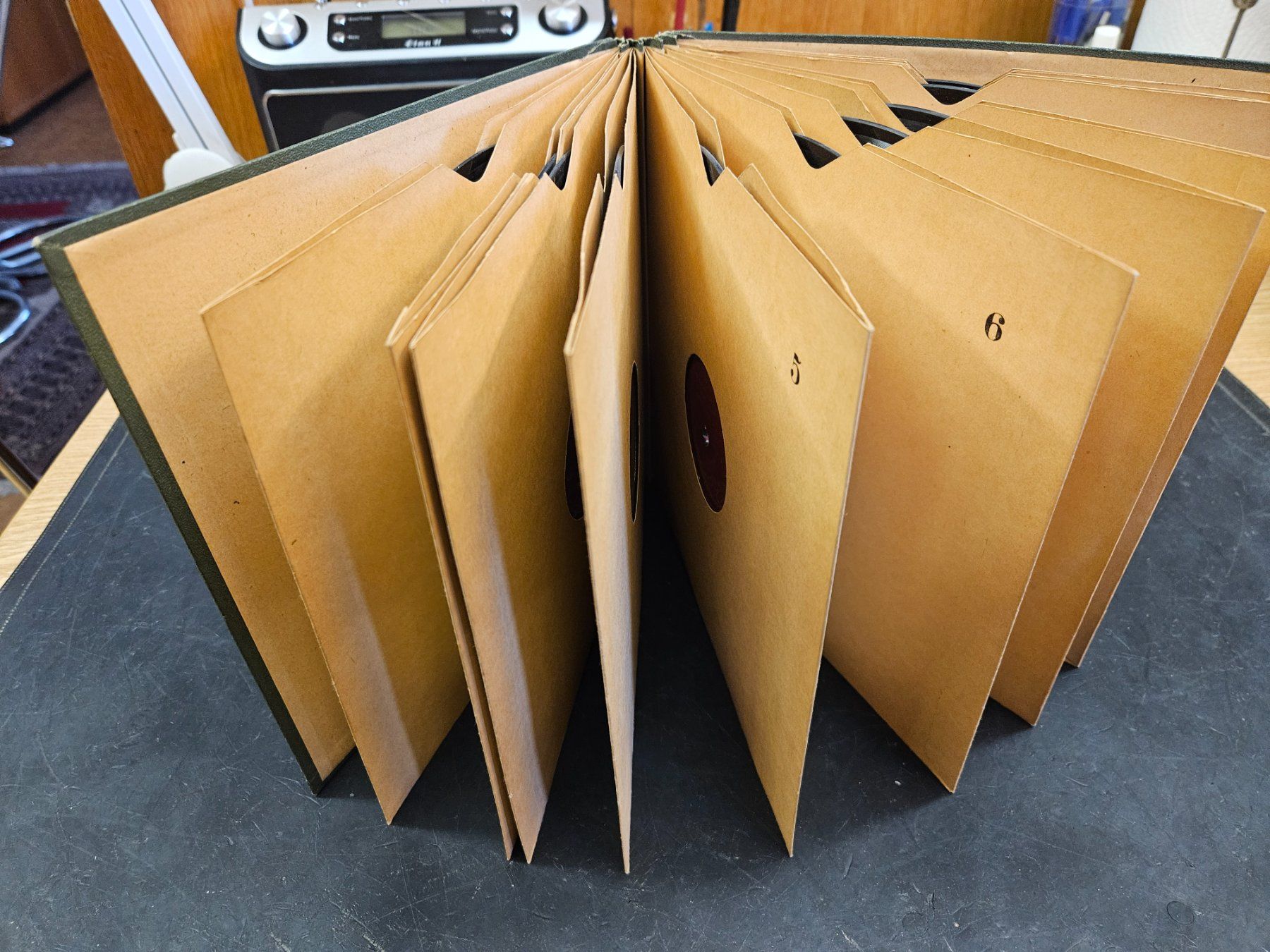 Dischi in vinile: Ehrenausgabe Stocker Sepp 1950 Schellackplatten – Usato da Herzogenbuchsee venduto da phonowelt 6