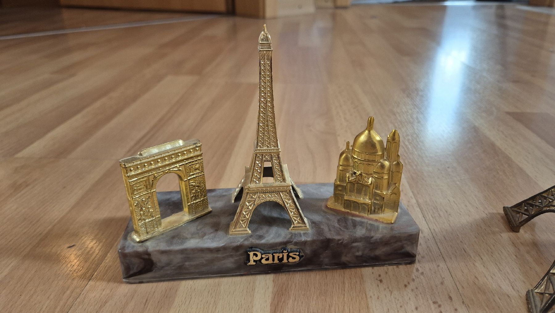 Alle Dekorationen: Paris Souvenirs – Gebraucht aus Kappel SO von jon_558w 2